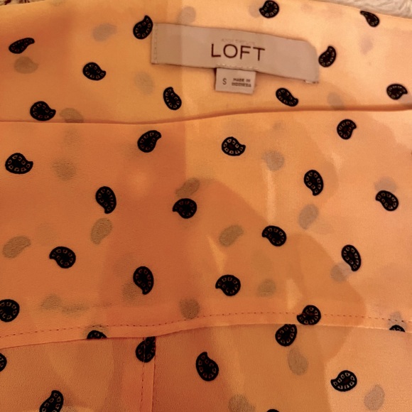 Excellent Condition! Ann Taylor LOFT Blouse, Size Small. - Picture 3 of 5